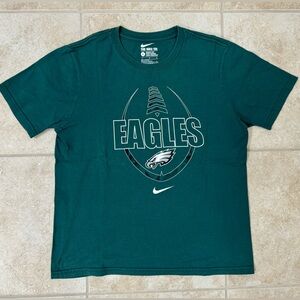 Philadelphia Eagles Youth T-Shirt 
Size: Youth Large
Color: Green/White
